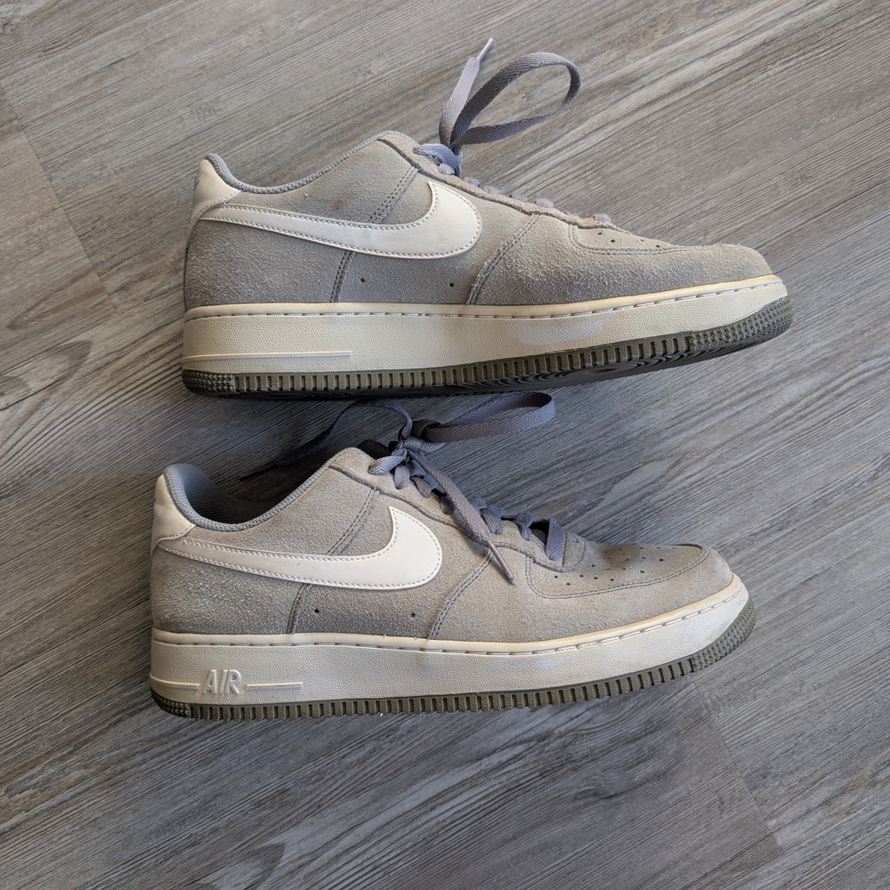 Nike Light Gray Airforce 1 Sneakers